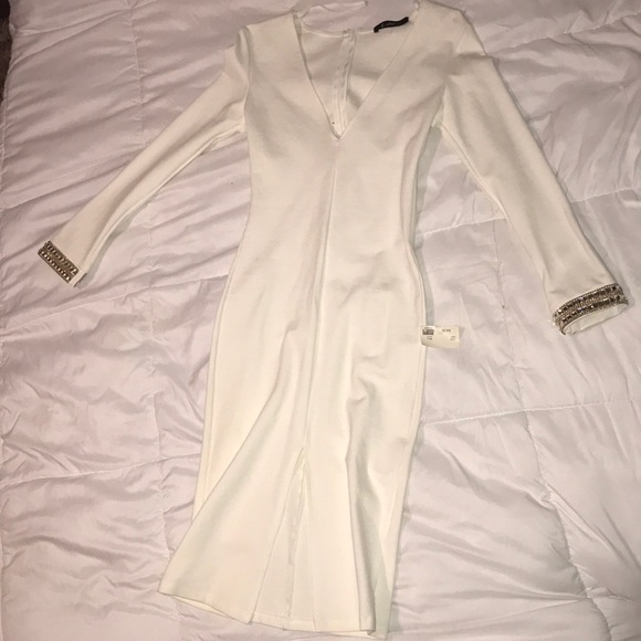 Beautiful White Body Con Dress - Picture 1 of 5